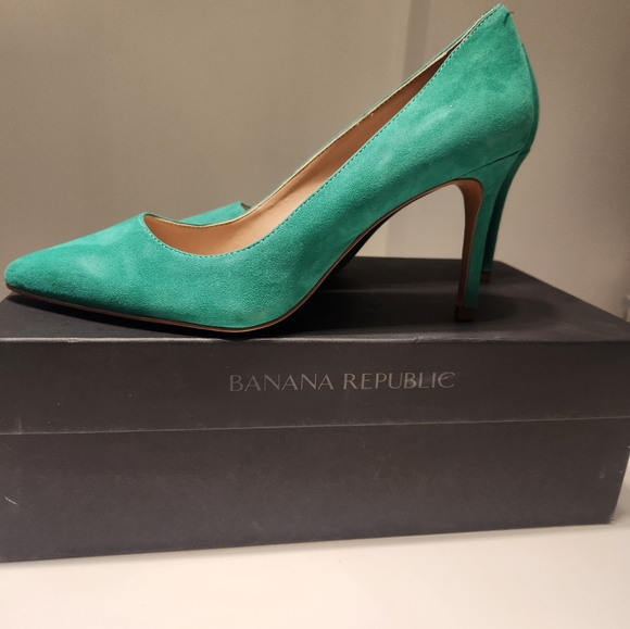 BNIB Banana Republic Madison Round 12-Hour Pump 7.5 Grassgreen - Picture 2 of 6